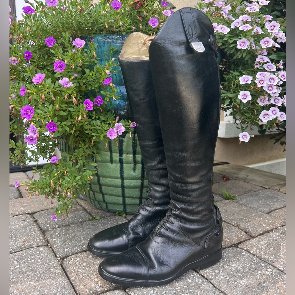 Skyler Ezzell’s Tucci boots